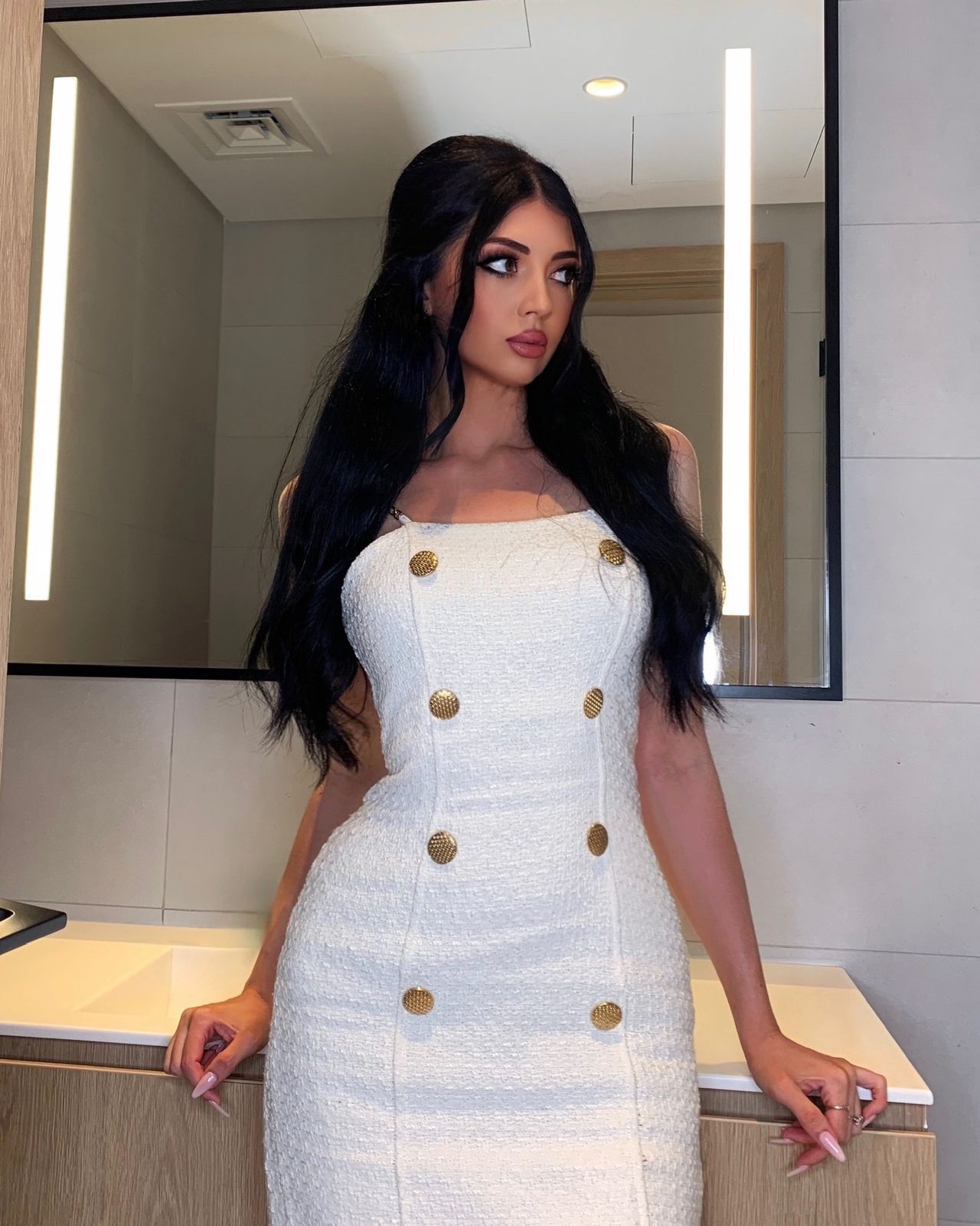 Escort Model Kayla