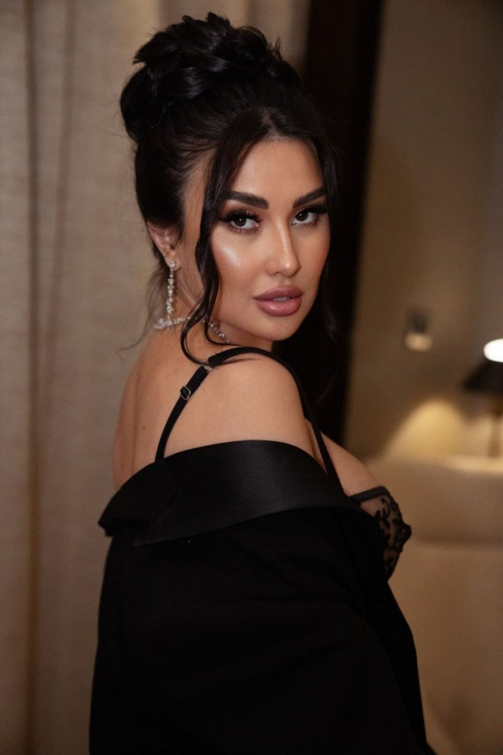 Escort Model Ariana