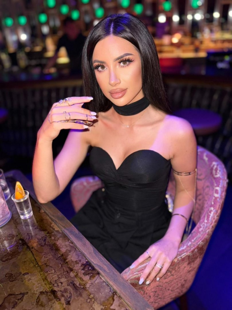 Escort Model Victoria