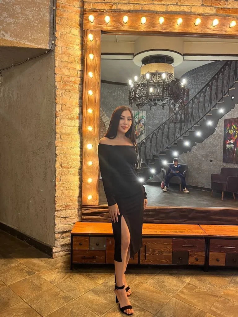 Escort Model Lillian